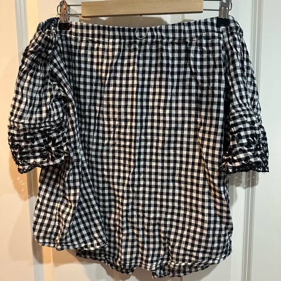 Off the shoulder shirt - Picture 5 of 5